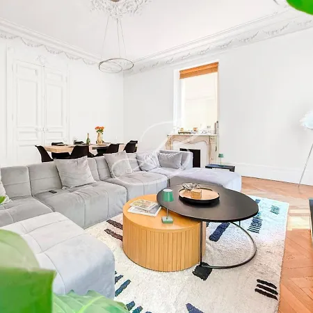 Le Bourgeois Spacious 3 Bedroom *