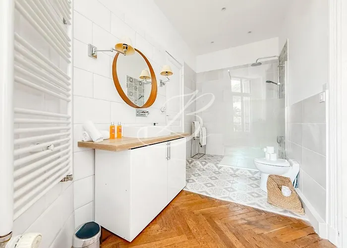 Le Bourgeois Spacious 3 Bedroom *