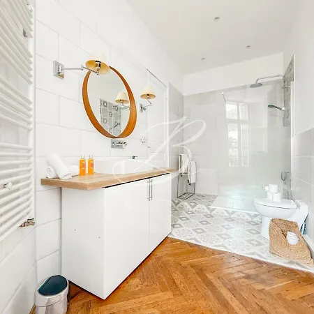 Le Bourgeois Spacious 3 Bedroom *