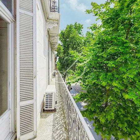 Le Bourgeois Spacious 3 Bedroom 아파트