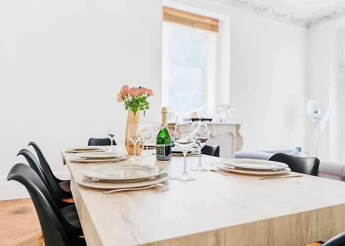 Le Bourgeois Spacious 3 Bedroom *