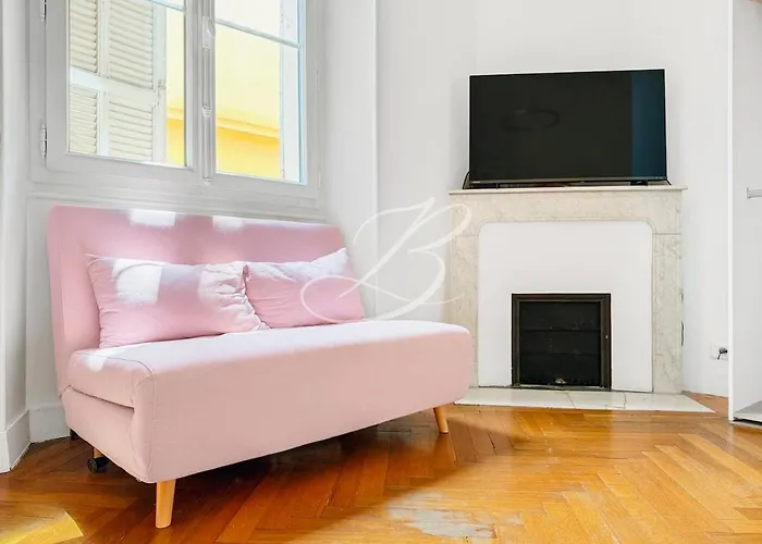 Le Bourgeois Spacious 3 Bedroom *