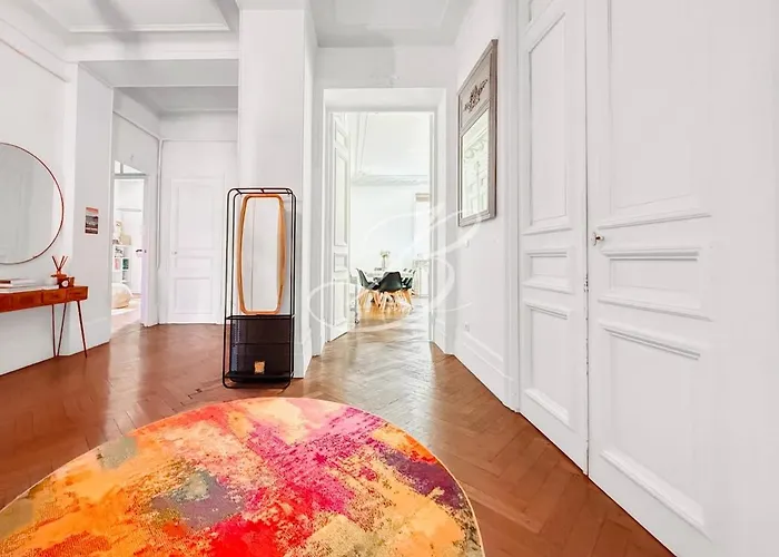Le Bourgeois Spacious 3 Bedroom * Cannes