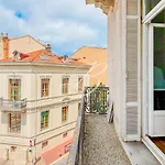 Le Bourgeois Spacious 3 Bedroom Appartement Cannes