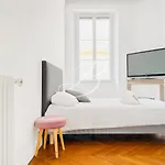 Le Bourgeois Spacious 3 Bedroom Appartement *